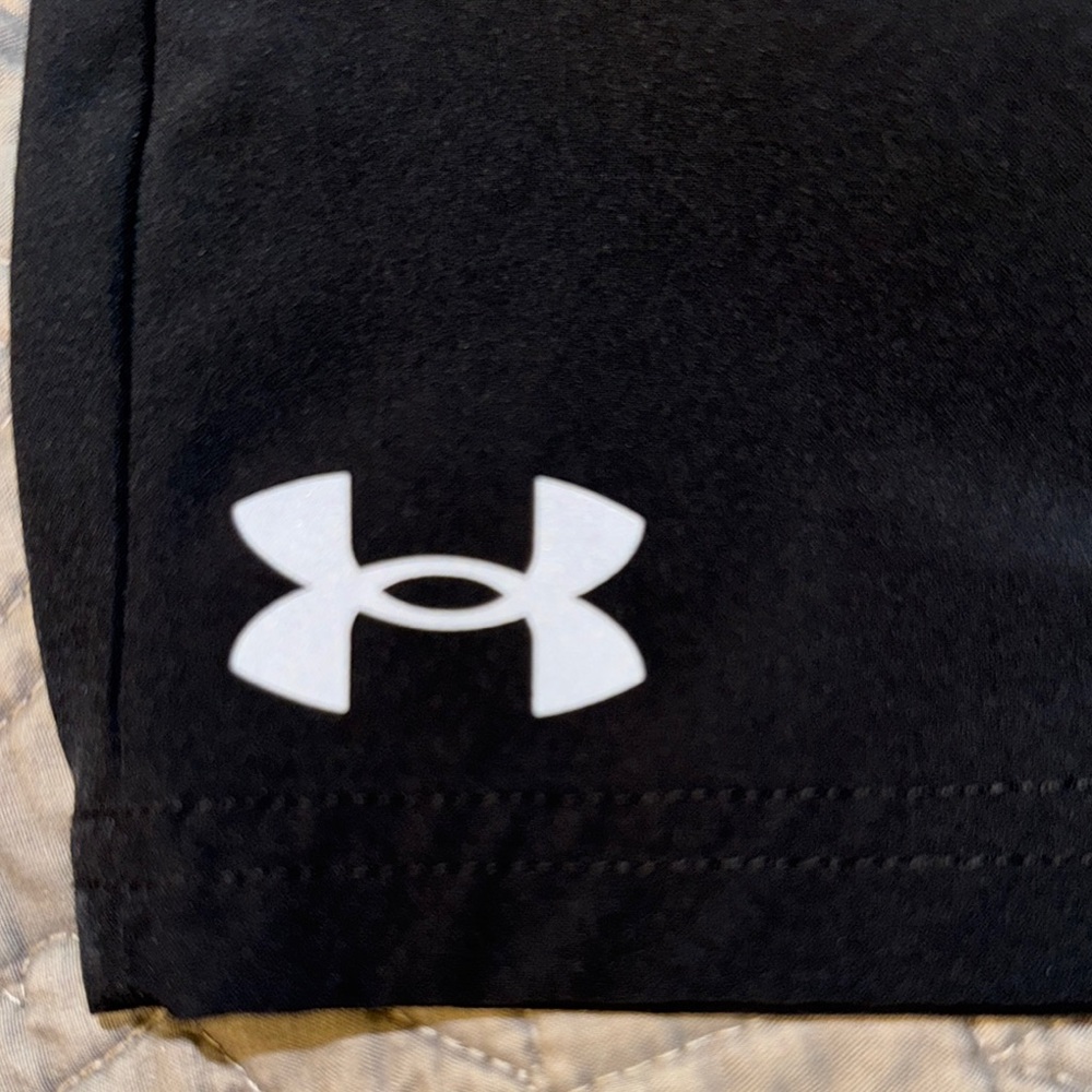 Under Armour Black Golf Shorts Boys size M - Picture 2 of 7